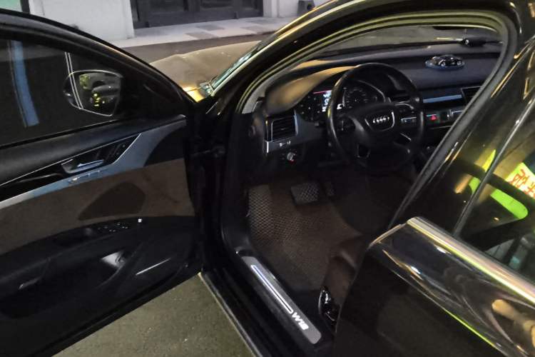 Used Audi A8 2012 A8L 6.3 FSI W12 quattro
