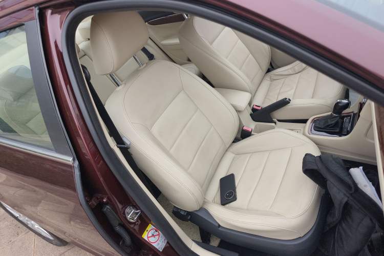 Used Volkswagen Lavida 2013 Revised Version 1.4 TSI DSG Comfort Edition
