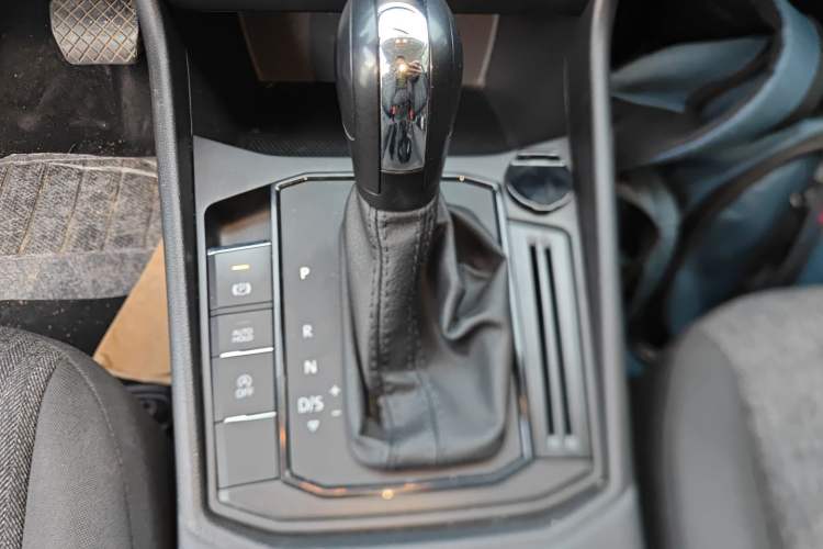 Used Volkswagen Lavida 2022 1.5L Automatic Fashion Edition