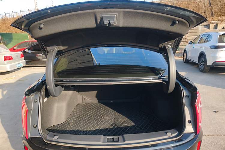 Used Hongqi E-QM5 2023 620km PLUS
