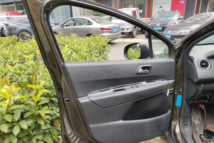 Used Peugeot 3008 2016 2.0L Automatic Classic Edition