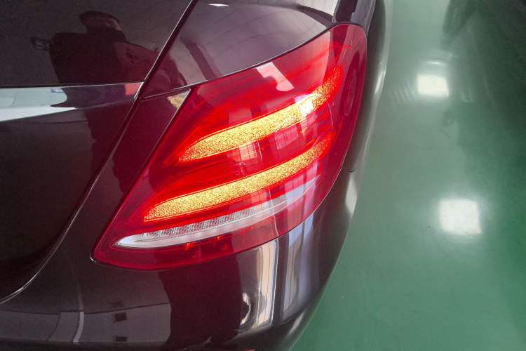 Used Mercedes-Benz E-Class 2017 E 300 L Sporty and Stylish Model
