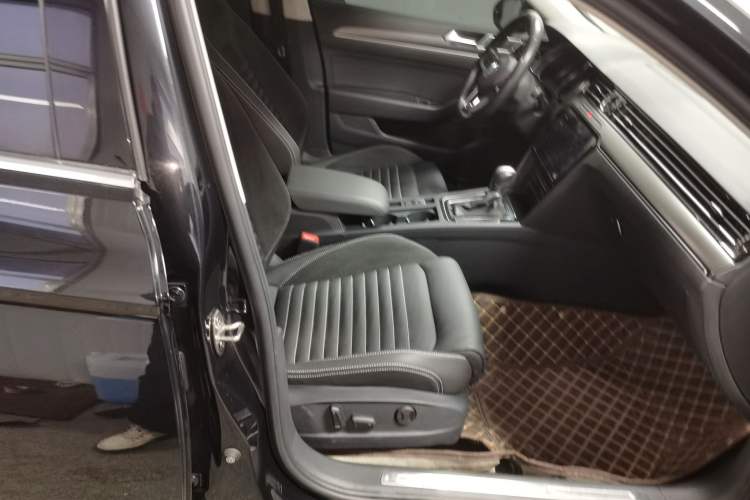 Used Volkswagen Magotan 2020 330TSI DSG Leading Model
