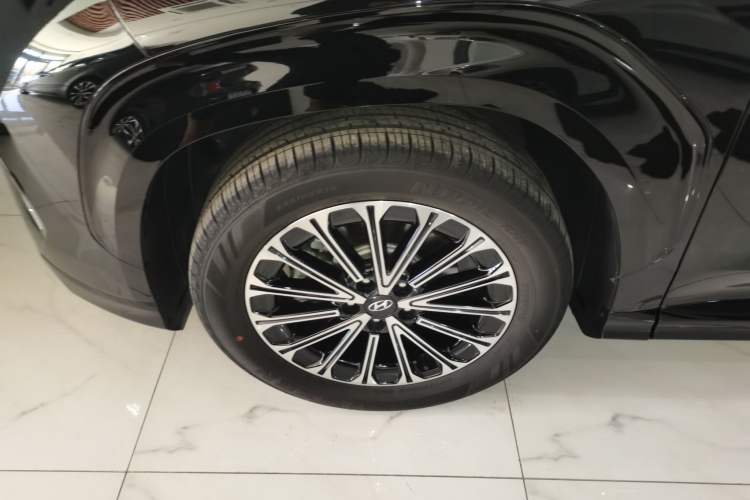 Used Hyundai Custo 2024 270TGDi LUX Prestige Edition