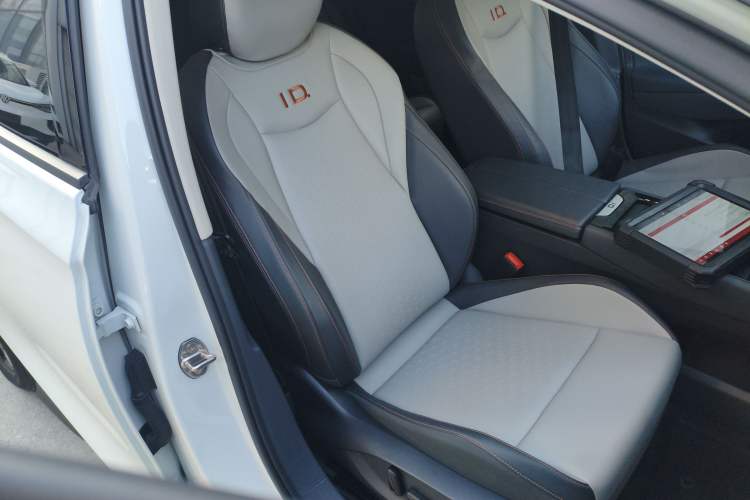 Used Volkswagen ID.7 VIZZION 2024 AIR model
