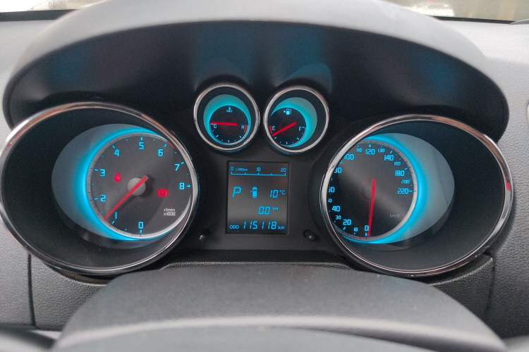 Used Changan CS35 2015 1.6L Automatic Luxury Model China IV Standard
