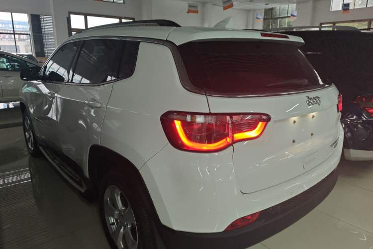 Used  Compass 2017 200T Automatic Enjoyment Version
