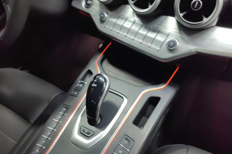 Used Wey VV7 2019 Upgraded Model 2.0T Flagship Version China VI
