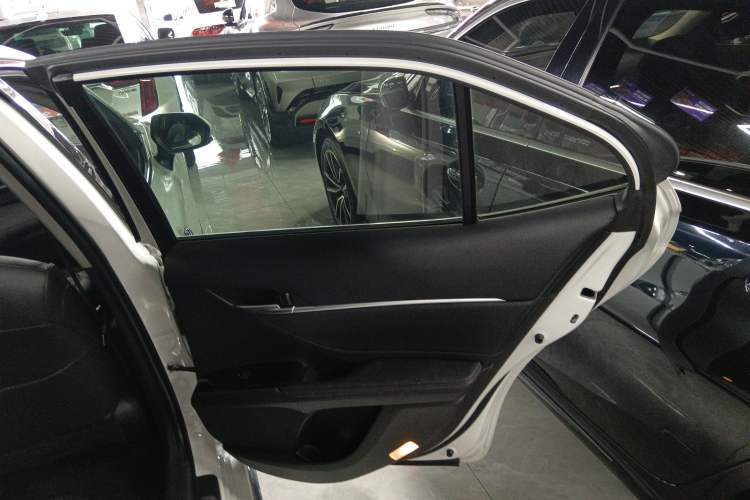 Used Toyota Camry 2023 2.0G Luxury Edition
