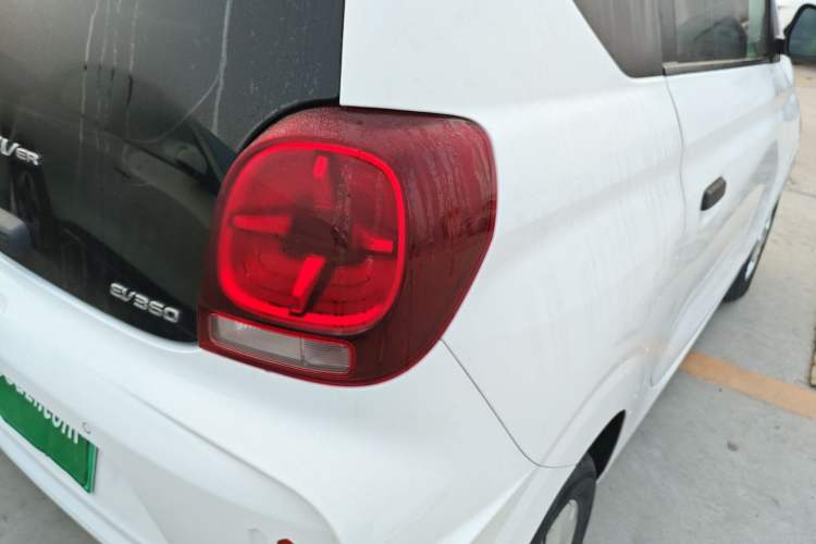 Used Roewe Clever 2021 302 km New Four-Seater Super-Efficient Version