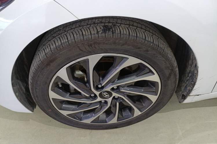 Used Hyundai Elantra 2019 1.4T Dual-Clutch Xuan Dong · Dynamic Model
