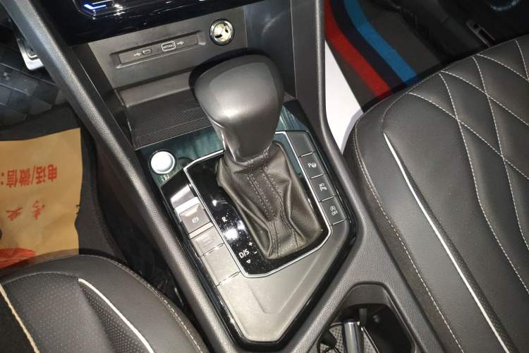 Used Volkswagen Tiguan L 2023 330TSI Automatic Two-Wheel Drive R-Line Enjoyment Edition
