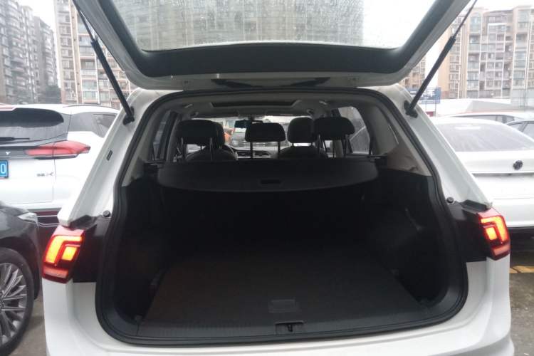 Used Volkswagen Tiguan L 2021 280TSI Automatic Two-Wheel Drive Smart Edition
