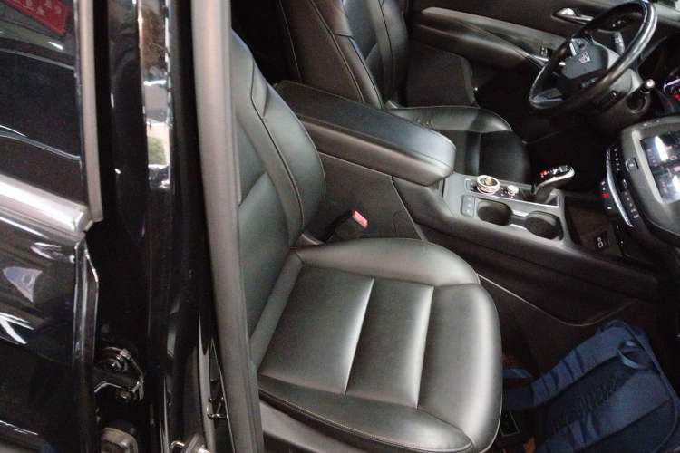 Used Cadillac XT4 2020 28T Two-Wheel-Drive Leading Version
