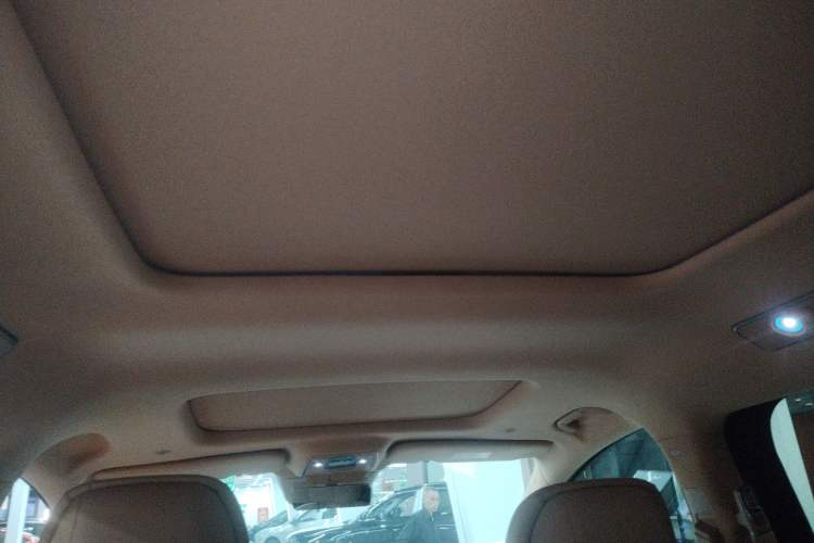 Used Denza D9 2025 DM-i Intelligent Drive 1020 Four-Wheel Drive Flagship Model