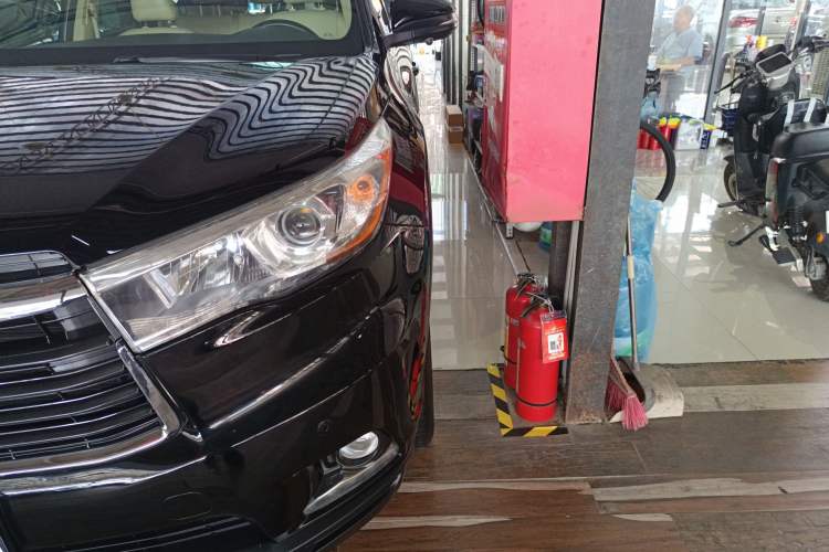 Used Toyota Highlander 2017 2.0T Four-Wheel Drive Luxury Edition 7 Seats
