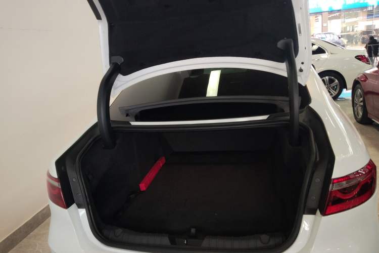 Used Jaguar XFL 2022 XFL 2.0T P250 Two-Wheel-Drive Elite Sport Edition
