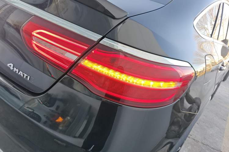 Used Mercedes-Benz GLE Coupe 2017 GLE 320 4MATIC Coupe SUV
