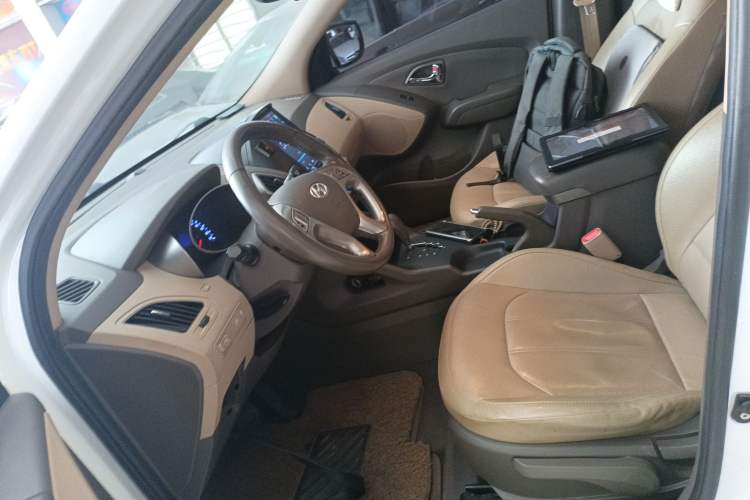 Used Hyundai ix35 2015 2.0L Automatic 2WD Smart Version China V Standard
