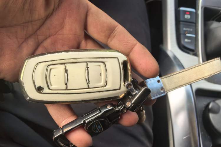 Used Geely Auto Emgrand X7 Sport 2018 1.8TD Manual Two-Wheel Drive Smart Connect 4G Internet Edition
