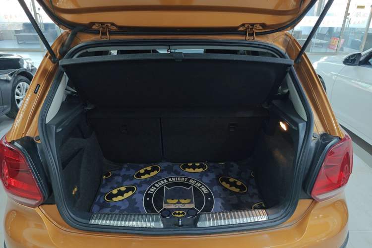 Used Volkswagen Polo 2018 1.5L Cross Polo Automatic
