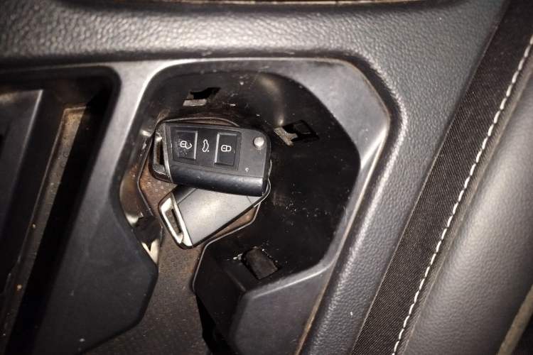 Used Volkswagen Tiguan L 2019 330TSI Automatic Two-Wheel Drive Smart Luxury Version China V Emission Standard