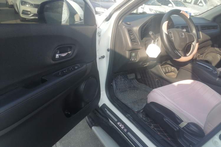 Used Honda Vezel 2020 1.5L CVT Pioneer Edition