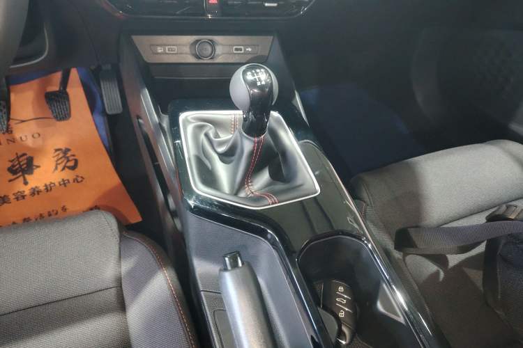 Used MG 5 2023 180 DVVT Manual Fashion Edition
