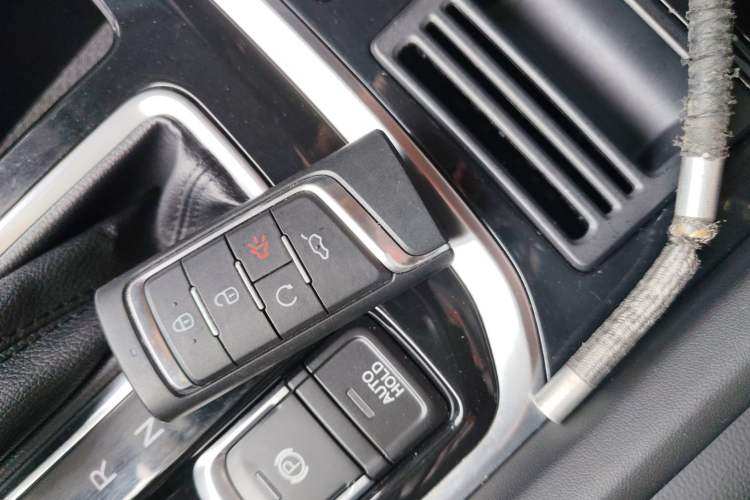 Used GAC Trumpchi GS8 2017 320T Two-Wheel Drive Luxury Smart Connectivity Version (7 Seats)
