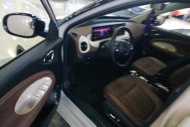 Used Wuling Bingo 2023 333 km Lingxi Connected+ Version
