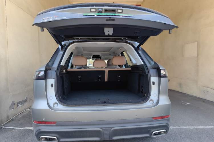 Used Chery Tiggo 8 L 2024 2.0T Two-Wheel Drive Prestige Version 5 Seats
