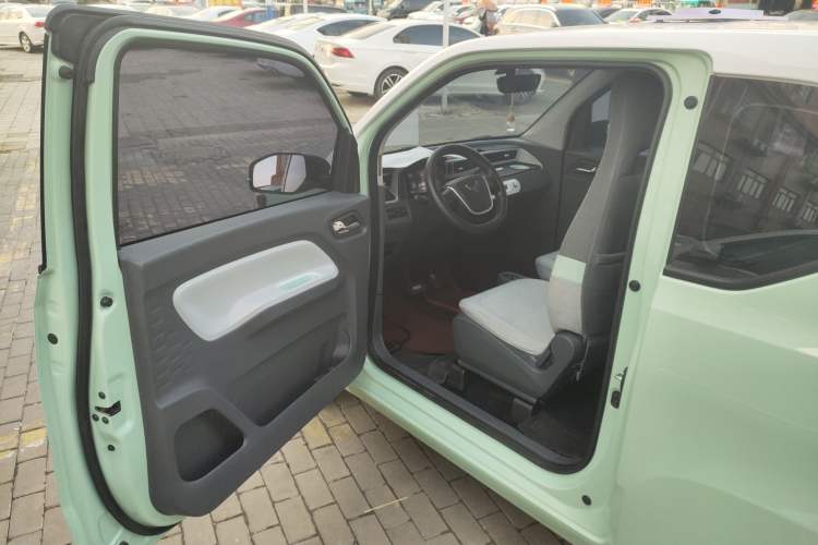 Used Wuling Hongguang MINIEV 2021 Macaron Premium Model – Lithium Iron Phosphate
