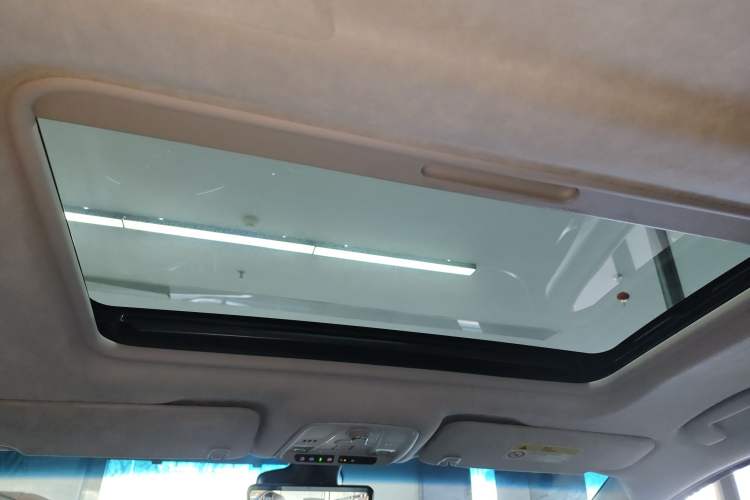 Used Buick GL8 2022 Avenir Aivia 7-Seater Deluxe Edition
