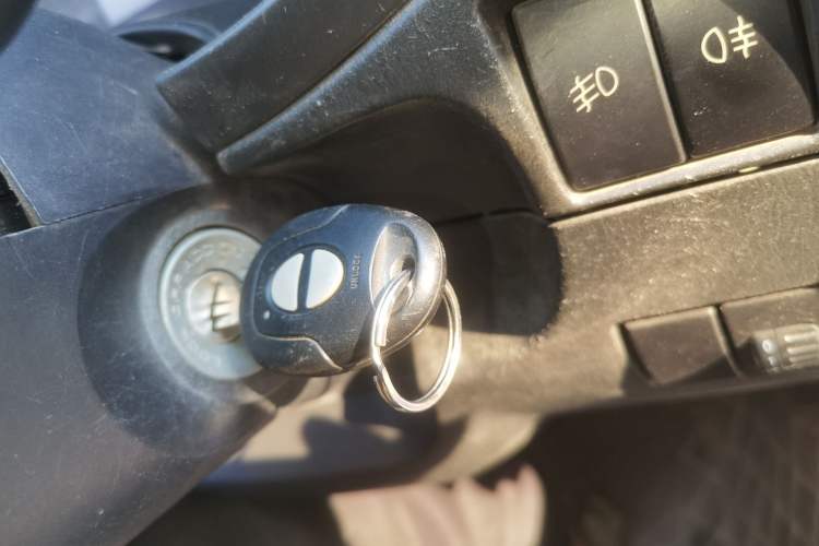 Used JMC Baodian 2018 2.9T New Value-Packed Two-Wheel-Drive Diesel Comfort Version with Standard Cargo Bed – JX4D30B5L