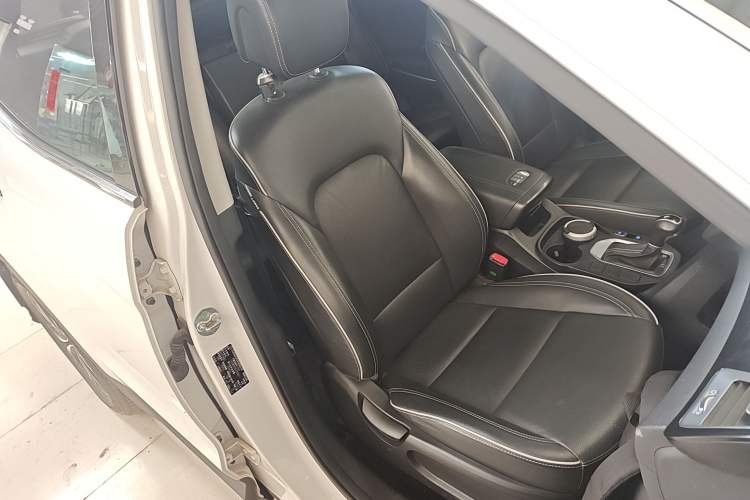 Used Hyundai Santa Fe 2017 2.0T Automatic All-Wheel Drive Smart 7-Seater
