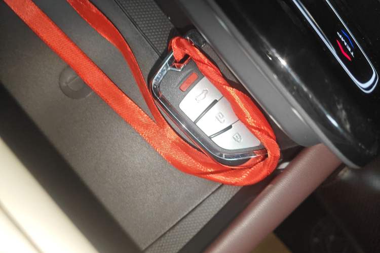 Used SOL QX 2021 300T DCT Prestige Smart Connectivity Version