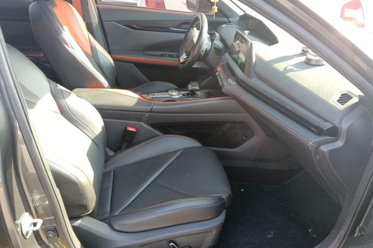 Used Changan UNI-V 2022 1.5T Prestige Version