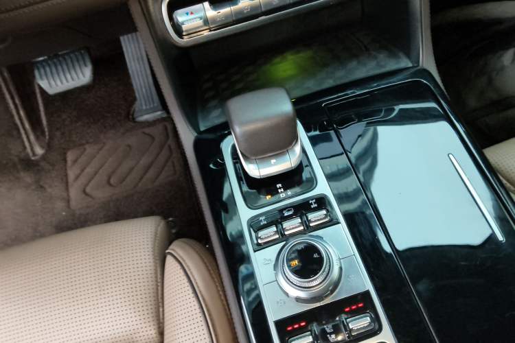 Used  BJ60 2022 2.0T Version 11 Seven Seats
