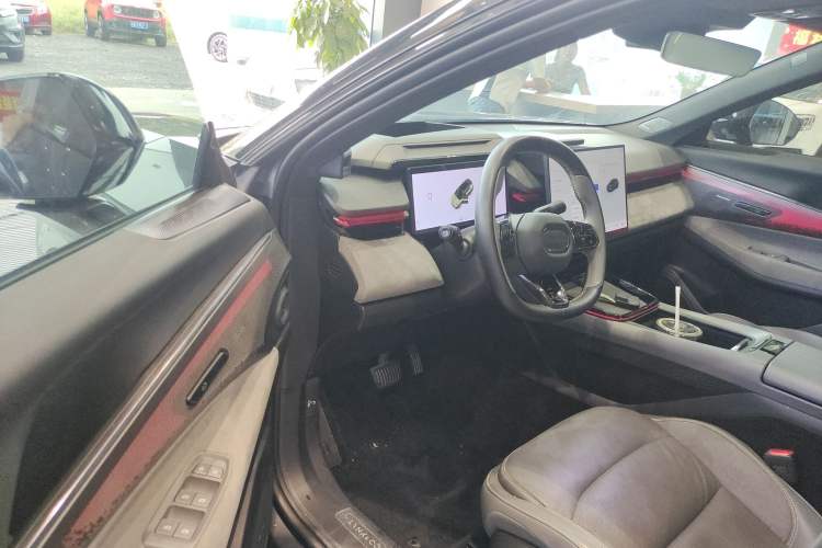 Used Lynk & Co 08 EM-P 2023 220km All-Wheel-Drive Performance Halo