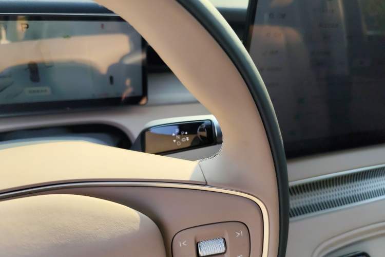 Used XPeng X9 2025 740 Ultra-Long Range Max