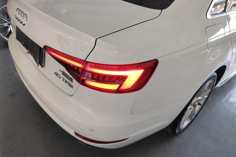 Used Audi A4L 2017 Plus 40 TFSI Ambition Model
