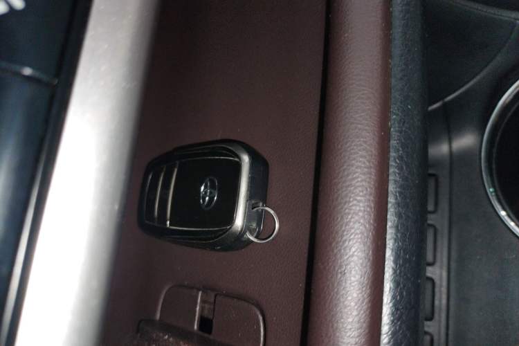 Used Toyota Highlander 2018 2.0T Four-Wheel Drive Luxury Version 7 Seats China VI Standard
