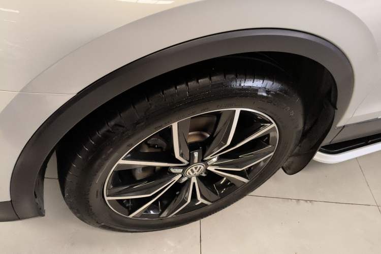 Used Volkswagen Tiguan L 2017 330TSI Automatic Two-Wheel Drive Flagship Edition
