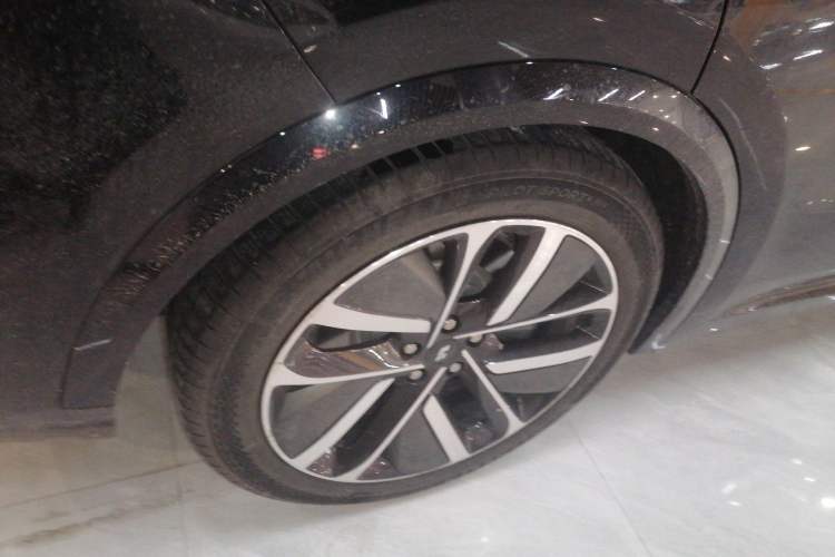 Used Li Auto L8 2023 Pro Model
