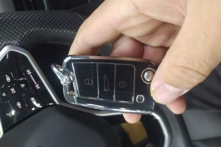 Used Volkswagen Tharu 2023 300TSI Two-Wheel-Drive Full Moon Edition