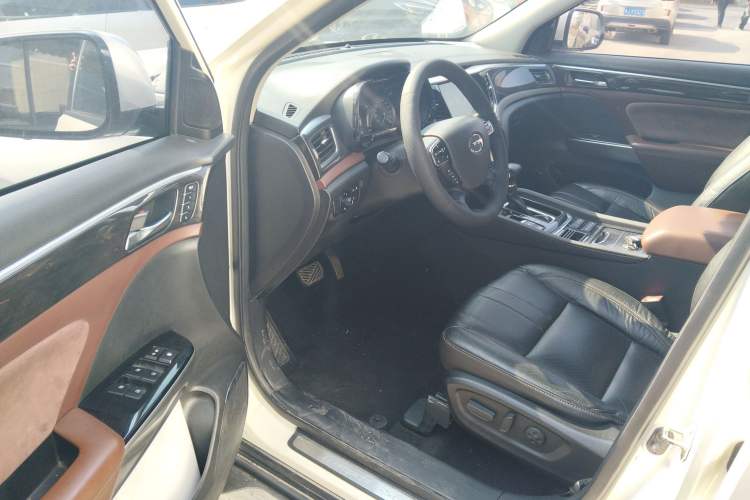 Used GAC Trumpchi GS8 2017 320T Two-Wheel Drive Luxury Smart Connectivity Version (7 Seats)
