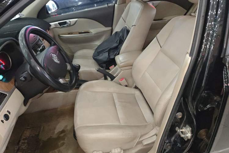 Used Buick Excelle 2015 1.5L Manual Luxury Model
