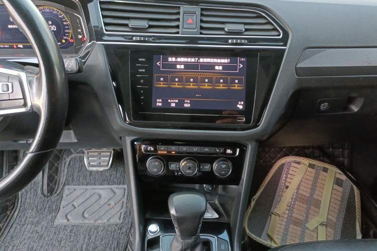 Used Volkswagen Tiguan L 2021 330TSI Automatic Two-Wheel Drive R-Line Enhanced Edition
