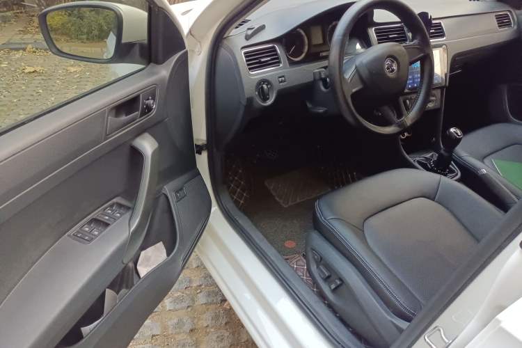 Used Skoda Rapid 2018 1.6L Manual Standard Edition
