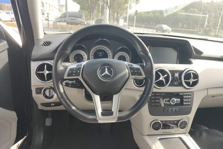 Used Mercedes-Benz GLK-Class 2015 GLK 260 4MATIC Dynamic Edition Ultimate Version
